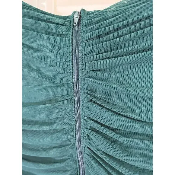 Windsor Emerald Green Scrunch Bodycon Dress - Size Medium - Picture 6 of 7